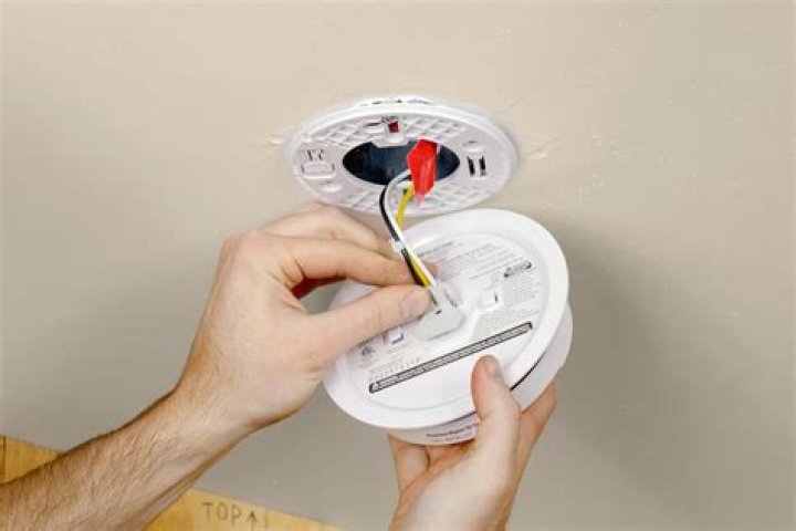 Are hard wired smoke detectors interconnected