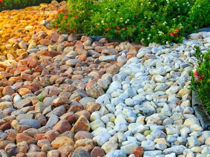 Are pebbles better than mulch