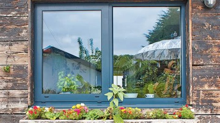 Can uPVC window frames be painted