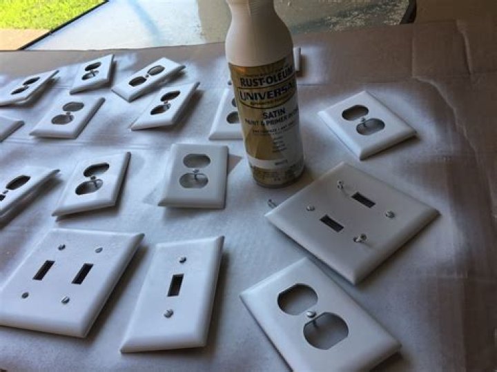 Can you spray paint plastic light switch covers