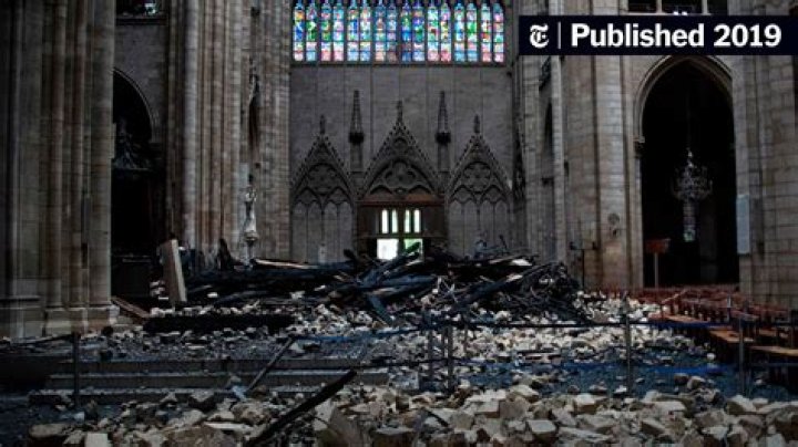 Did Chartres Cathedral burn