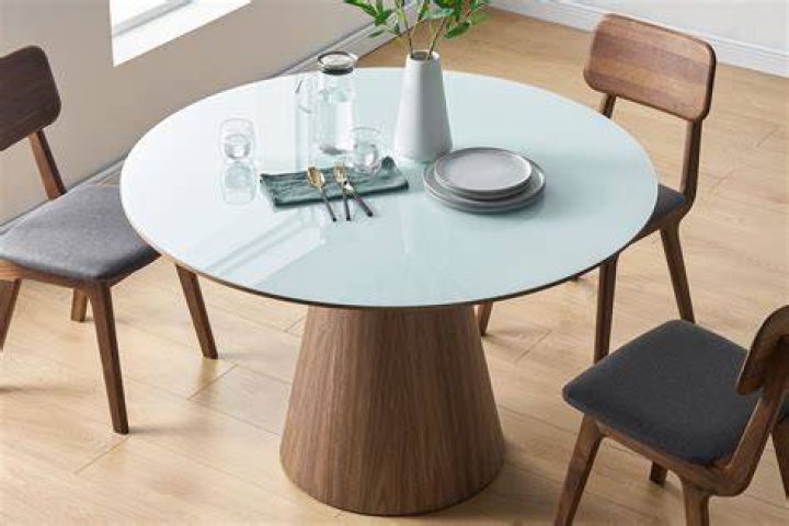 Do round tables take up more space than rectangular tables
