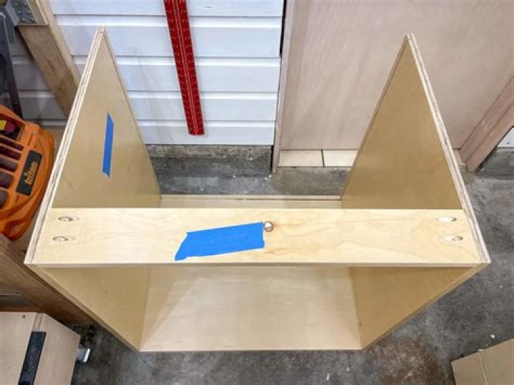 Do you need to line cabinets