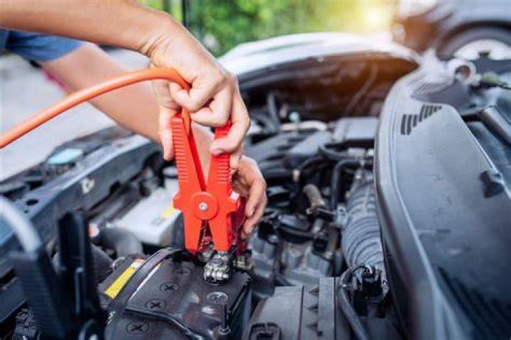 Does a new car battery need charging