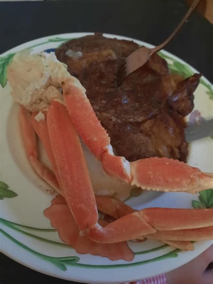 Does Aldi carry crab legs