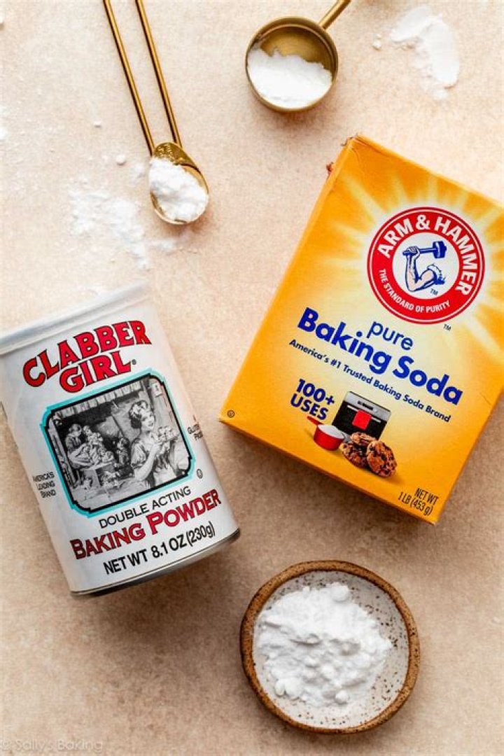 Does baking soda and vinegar bleach carpet