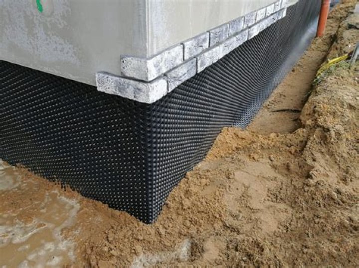 Does cedar fence need waterproofing