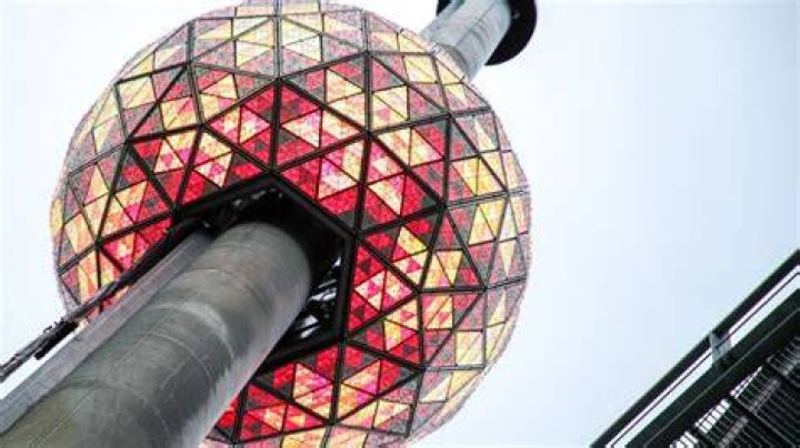 Does Chicago have a New Years ball drop