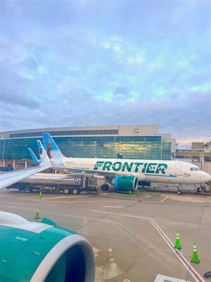 Does Frontier fly to Grand Rapids MI