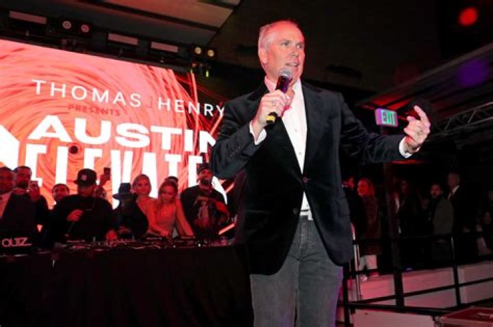 How did Thomas J Henry get rich