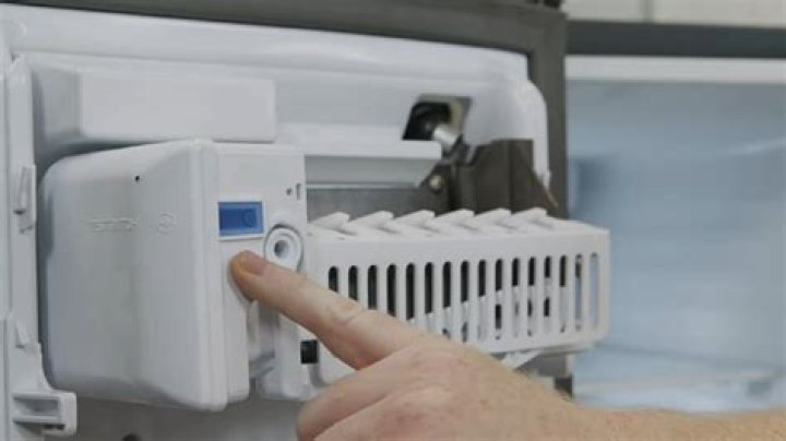 How do I reset my Hotpoint ice maker