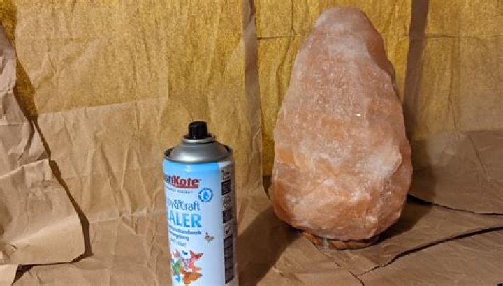 How do you connect a salt lamp