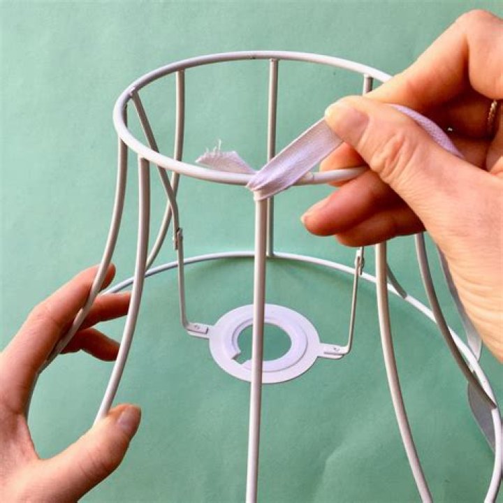 How do you fix a broken lamp shade frame
