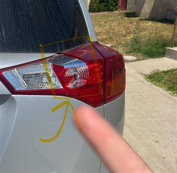How do you fix a broken tail light