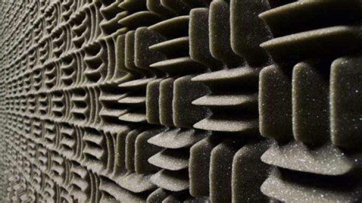 How do you isolate a room with sound