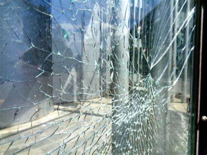 How do you join cracked glass