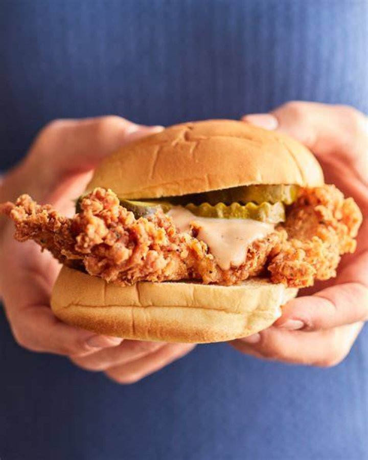 How do you keep fried chicken moist