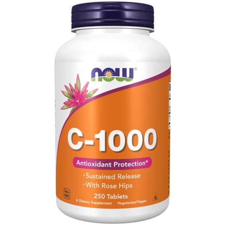 How does vitamin C dissolve in water