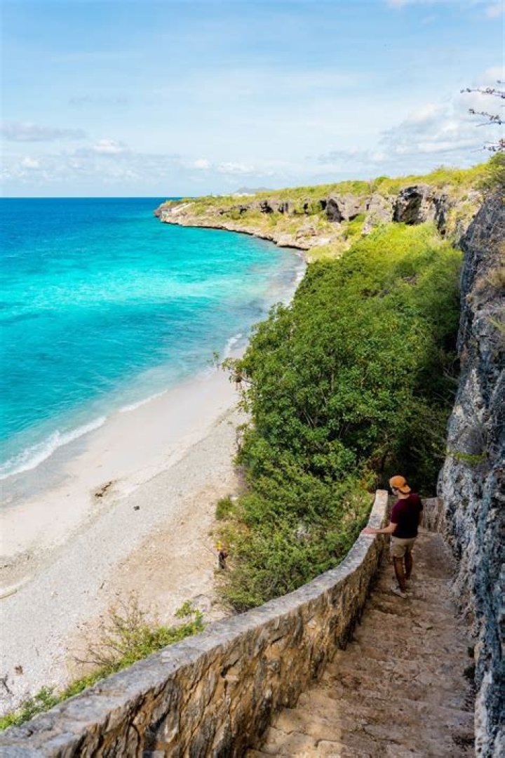 How many steps are at 1000 Steps Beach