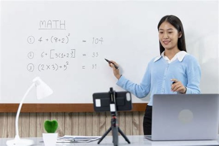 How many students can an AHA instructor teach