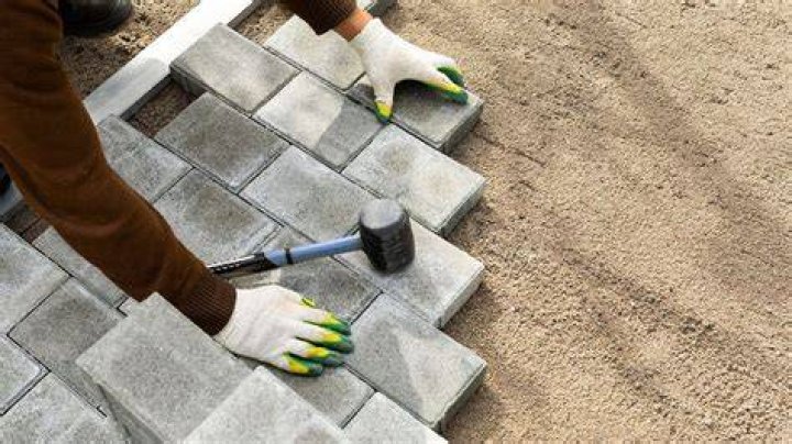 How much do pavers cost to install