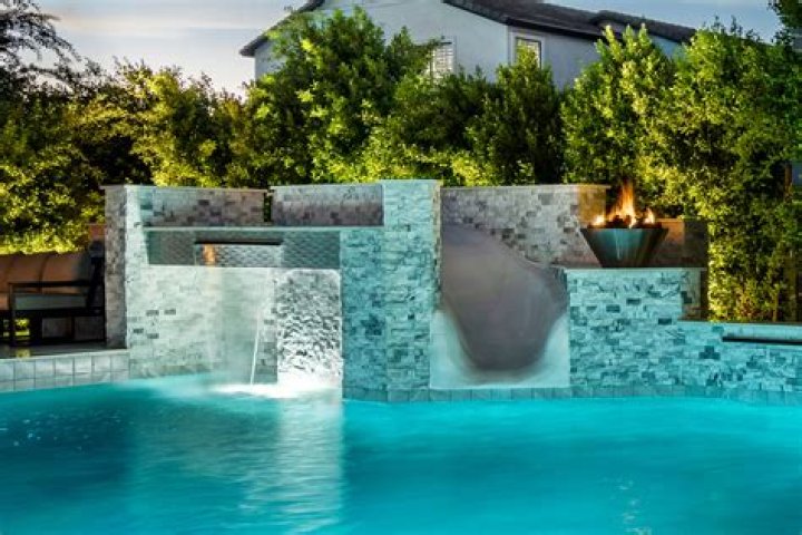 How much does a pool water feature cost