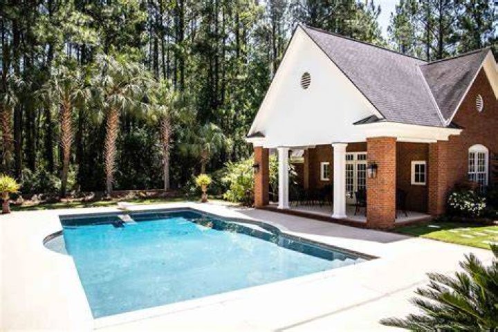 How much is a house with a pool