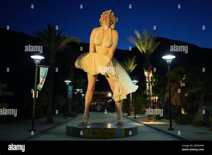How tall is Marilyn Monroe statue