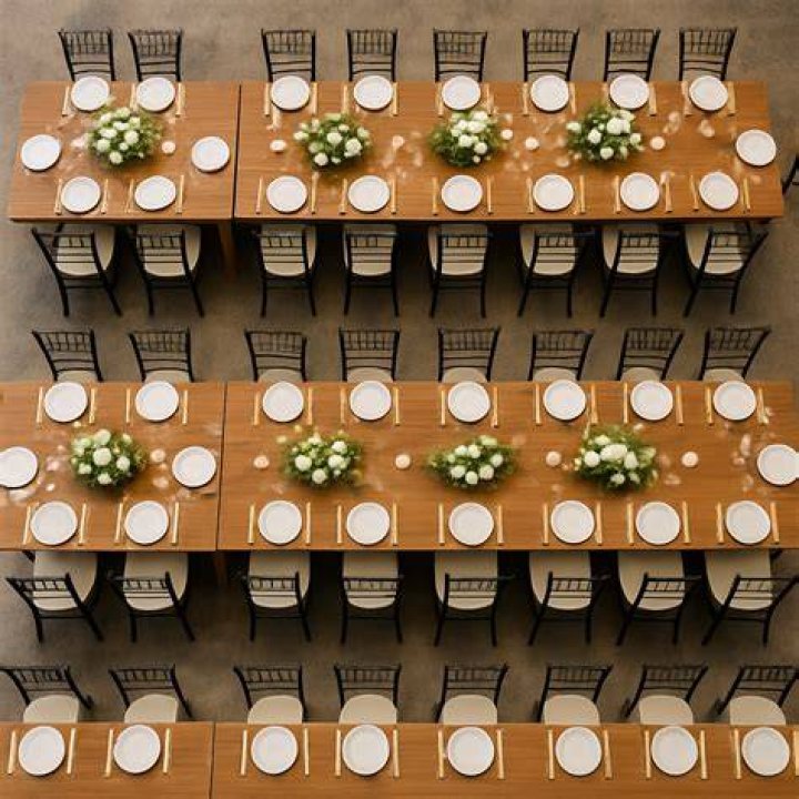 How wide is a banquet table