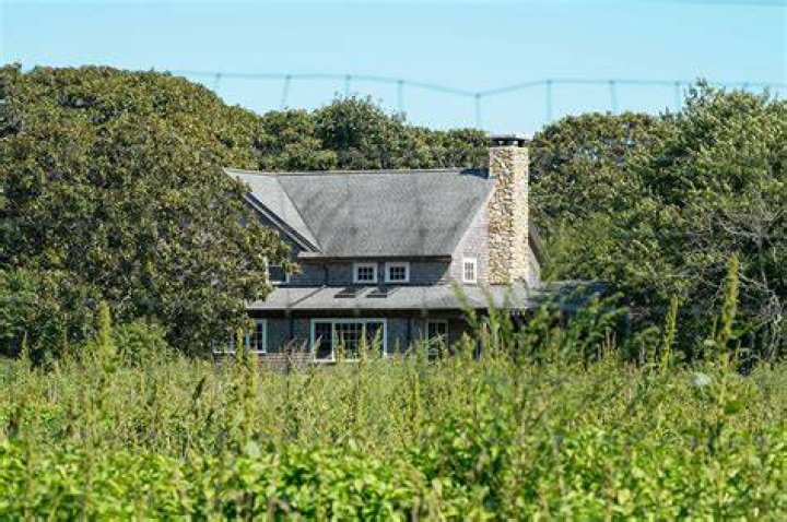 Is Uber available in Marthas Vineyard