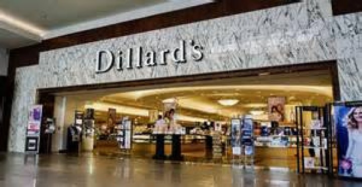 What age does Dillards hire in Texas