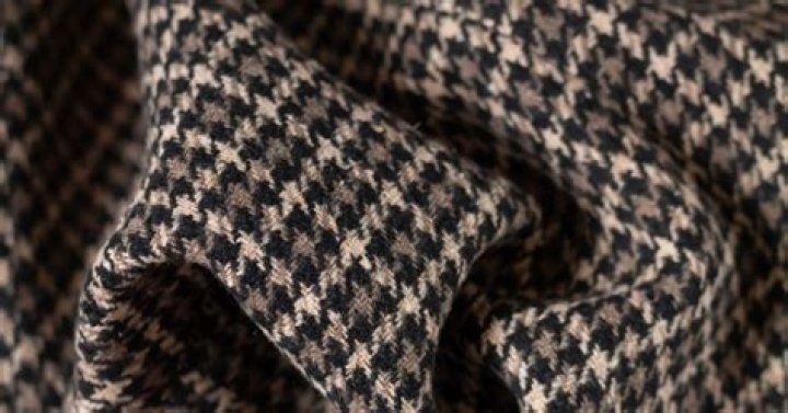 What color is houndstooth