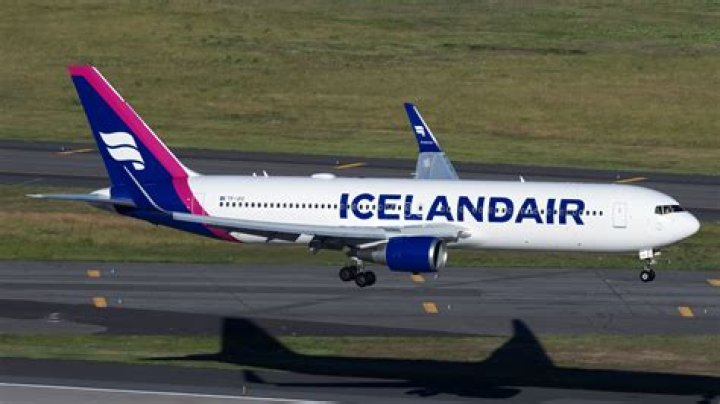 What countries does Icelandair fly to