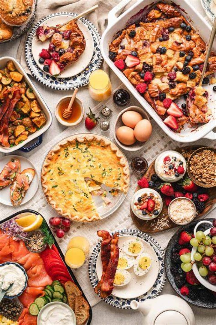 What do you serve at a buffet