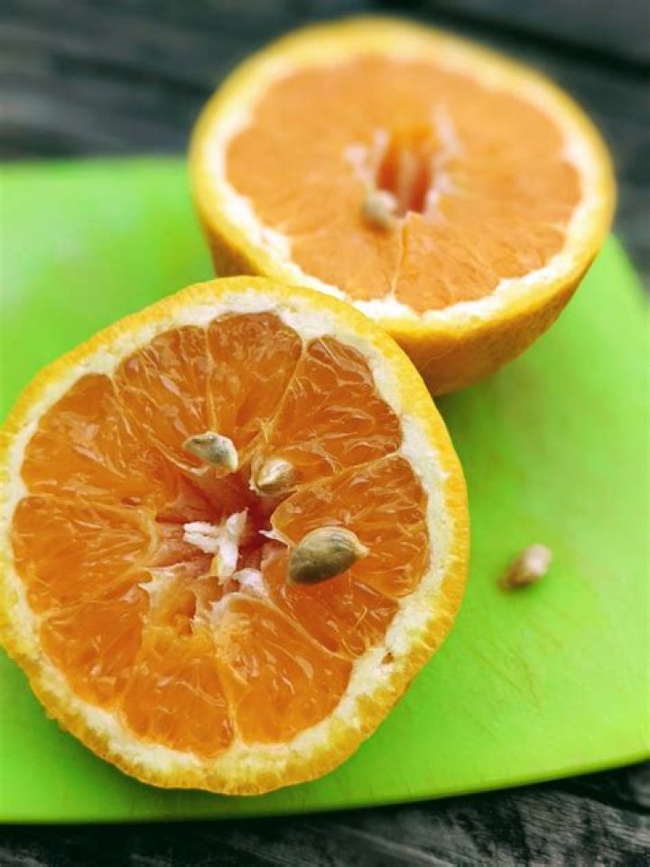 What does an orange smell like