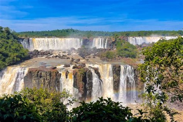What does Iguazu Falls look like