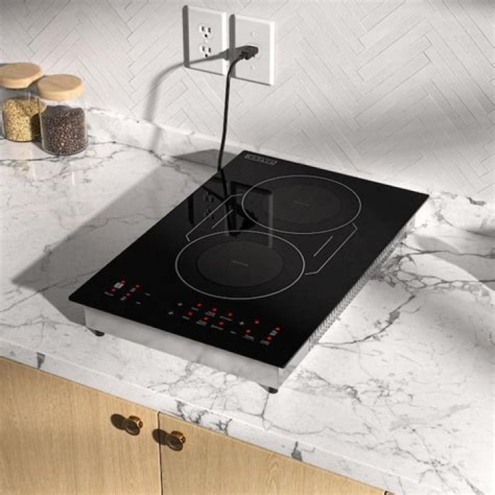 What is a bridge element on a cooktop