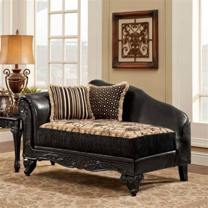 What is a couch chaise