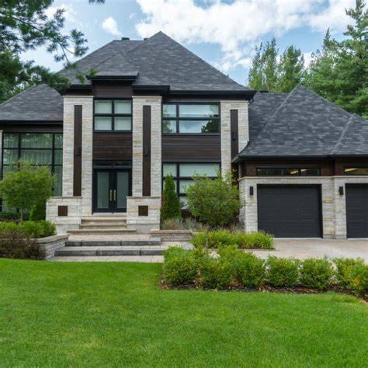What makes a house luxury
