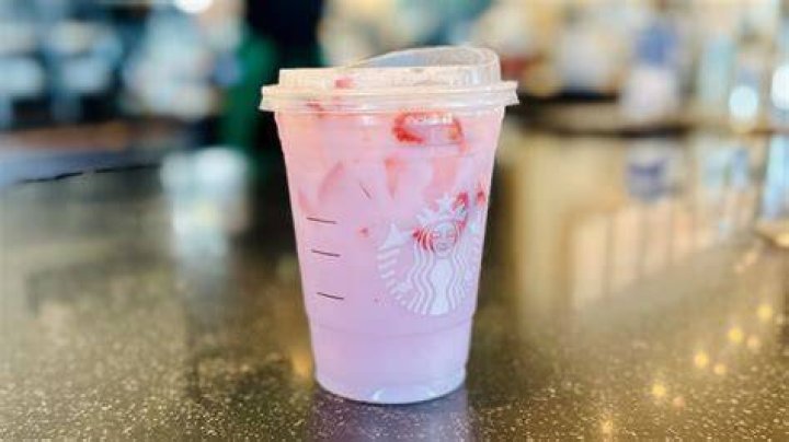 Whats inside a Pinkity Drinkity