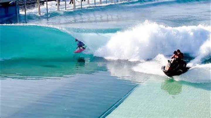 Where is Kelly Slaters wave pool