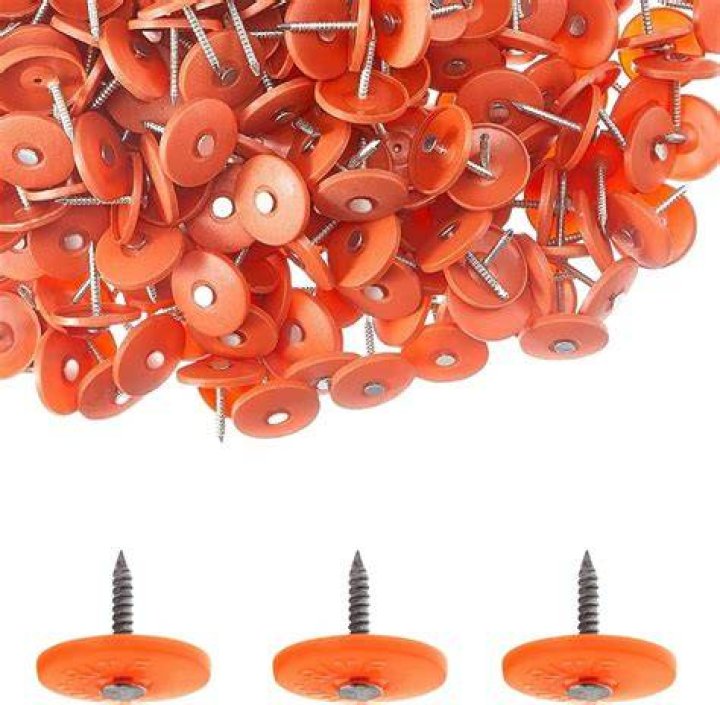 Which is better roofing nails or staples