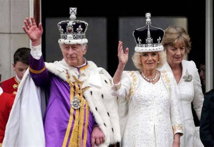 Why did the Junkers support the monarchy