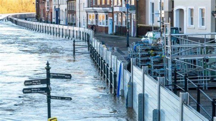 Why does Carlisle flood