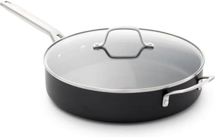 Will Calphalon replace warped pans