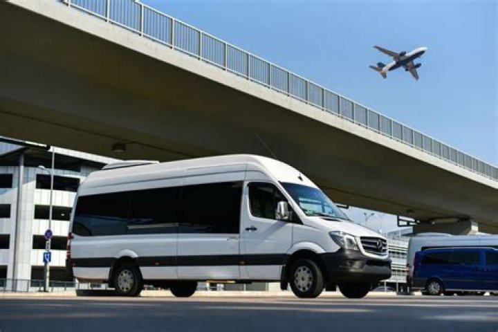 Will Rogers Airport shuttle bus